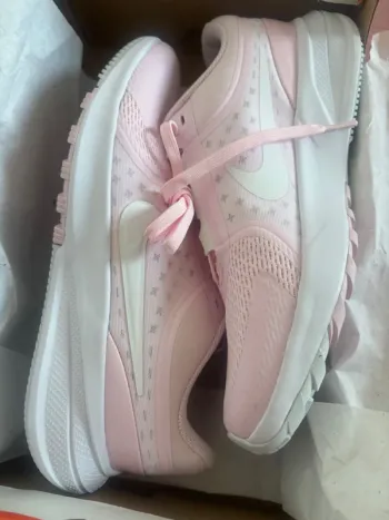Käytetty Rose Nike Baskets sport taille 38.5 bike