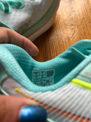 Używany Saucony Endorphin Azura bike — zdjęcie 3 z 9