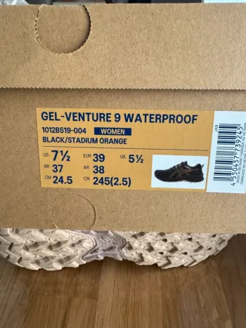 Asics Gel Venture 9 bike usato — immagine 3 di 10