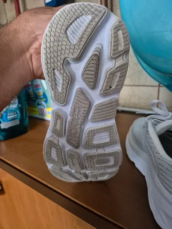 Hoka Bondi 6 bike d'occasion — image 2 sur 6
