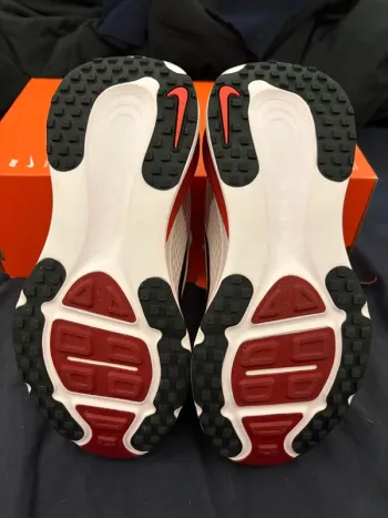 Used Nike Vomero 18 bike — image 3 of 7