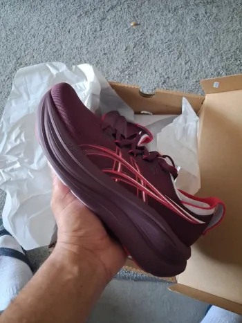 Brugt Asics Nimbus 28 bike