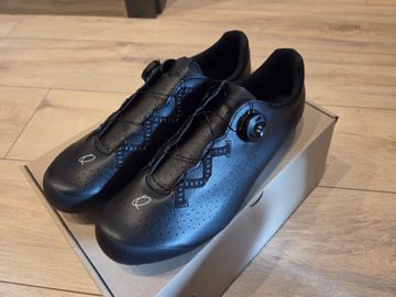 Used Quoc Escape Road Cycling Shoes