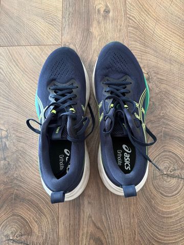 Käytetty Asics gel pulse 16 Running Shoes
