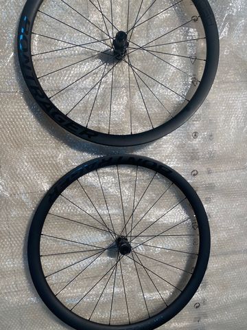 Gebrauchtes Bontrager Aeolus Pro 37 2024 bike — Bild 1 von 6