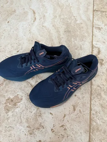 Used Asics GT 2000 14 bike — image 2 of 7