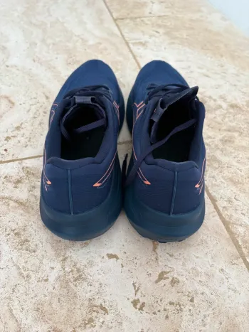 Used Asics GT 2000 14 bike — image 3 of 7