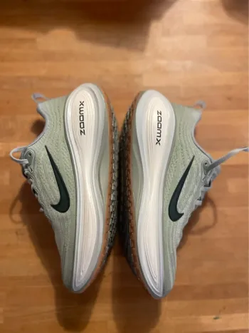 Used Nike Vomero Plus bike — image 5 of 6