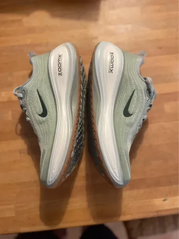 Used Nike Vomero Plus bike — image 6 of 6