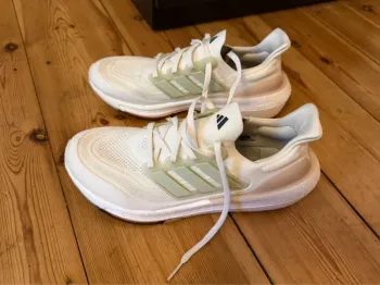 Käytetty Adidas Light Boost bike — kuva 2 / 7