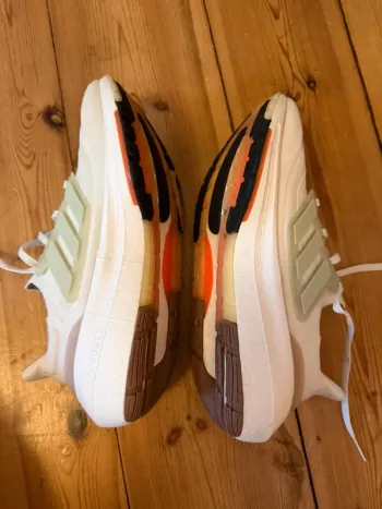 Käytetty Adidas Light Boost bike — kuva 3 / 7