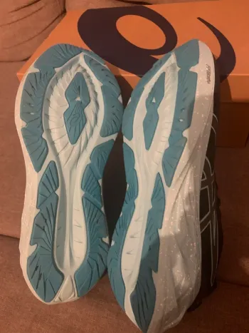 Brugt Asics novablast 4 bike — billede 2 af 3