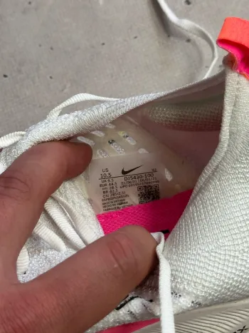 Used Lightweight Nike Air Zoom Tempo NEXT% Flyknit bike — image 10 of 10