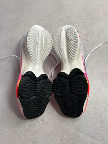 Used Lightweight Nike Air Zoom Tempo NEXT% Flyknit bike — image 8 of 10