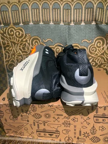 Nike Zoomx Zegama Trail 2 bike usato — immagine 4 di 15
