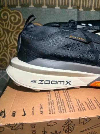 Nike Zoomx Zegama Trail 2 bike usato — immagine 12 di 15