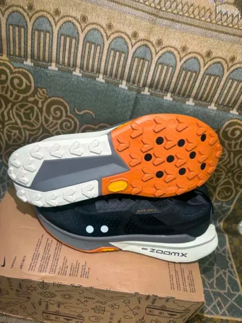 Nike Zoomx Zegama Trail 2 bike usato — immagine 13 di 15