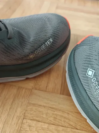 Hoka Clifton 9 GTX bike d'occasion — image 4 sur 6