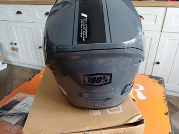 Used 100% Status Helmet bike — image 5 of 13