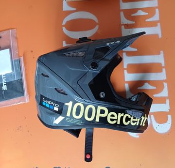 Used 100% Status Helmet bike — image 1 of 13