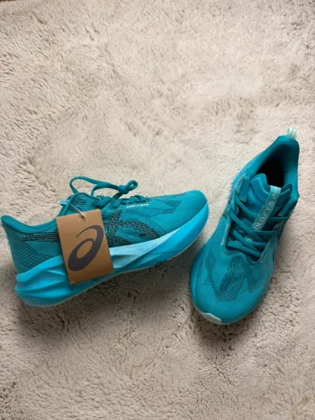 Brugt Asics Novablast 5 LE bike