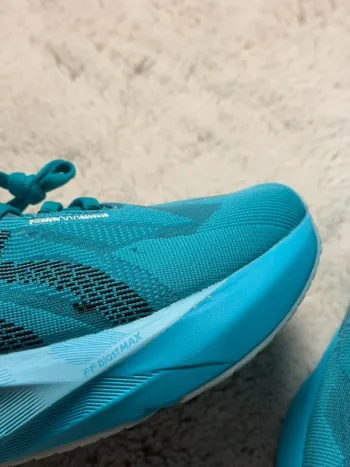 Asics Novablast 5 LE bike usato — immagine 4 di 12