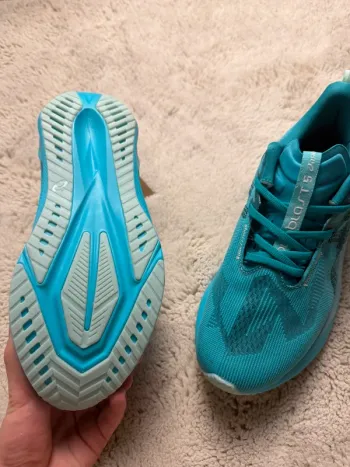Asics Novablast 5 LE bike usato — immagine 9 di 12