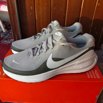 Gebrauchtes Nike Revolution 8 bike