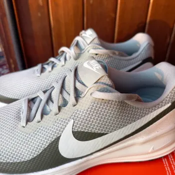 Gebrauchtes Nike Revolution 8 bike — Bild 2 von 15