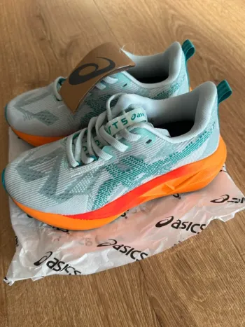 Brugt Asics Novablast 5 bike