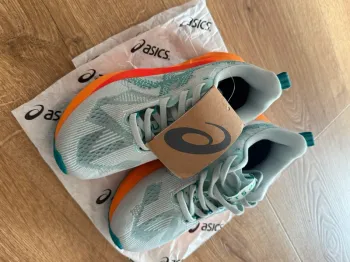 Używany Asics Novablast 5 bike — zdjęcie 3 z 7