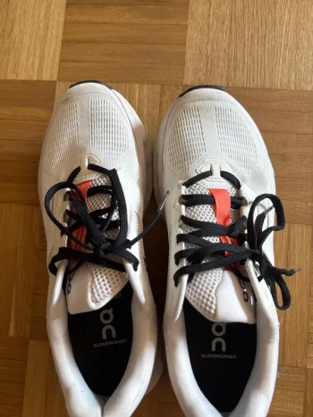 Gebrauchtes On Running Schuhe 9, 5 w bike