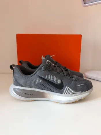 Used Nike Vomero 18 bike