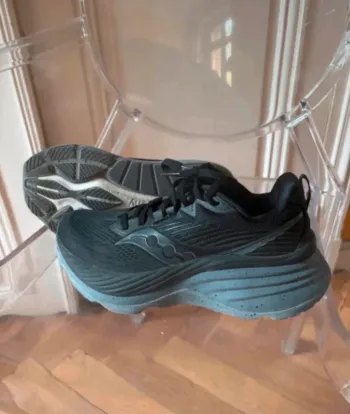 Used Saucony Hurricane bike — image 3 of 6