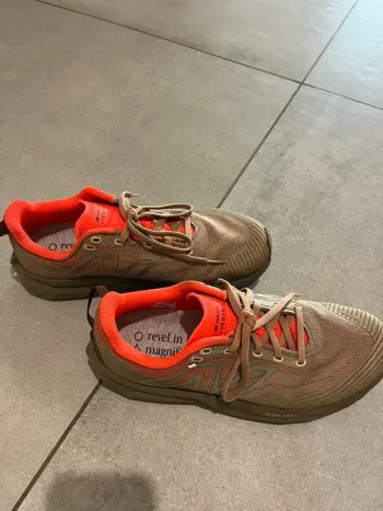 Gebrauchtes New Balance VENYM bike — Bild 2 von 5