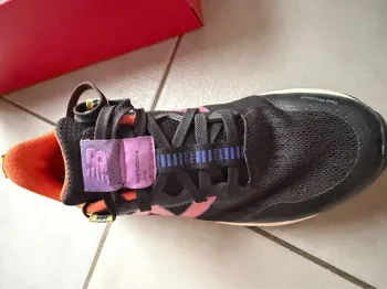 New Balance WTNTRCK4 NERGIZE bike usato — immagine 3 di 4