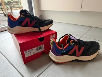 New Balance WTNTRCK4 NERGIZE bike usato — immagine 2 di 4