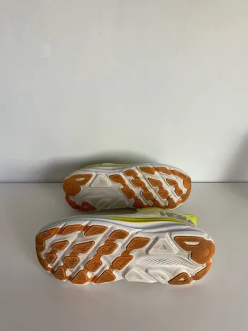 Used Hoka Clifton 9 bike — image 7 of 8