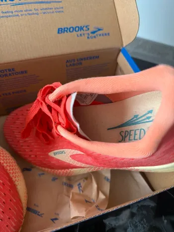 Used Brooks Laufschuhe Damen Coral mit Gelb bike — image 5 of 6