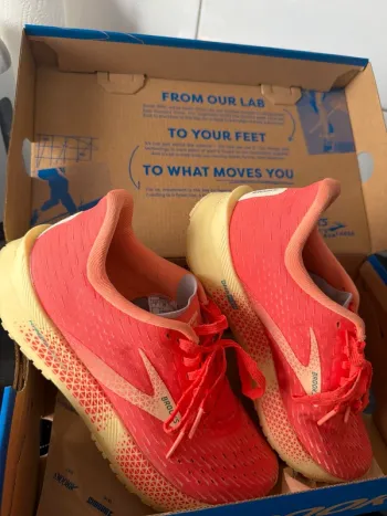 Used Brooks Laufschuhe Damen Coral mit Gelb bike — image 6 of 6