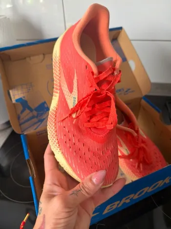 Used Brooks Laufschuhe Damen Coral mit Gelb bike — image 3 of 6