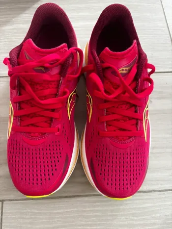 Gebrauchtes Saucony Endorphin Speed 3 bike