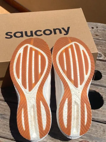 Saucony Triumph RFG bike d'occasion — image 10 sur 11