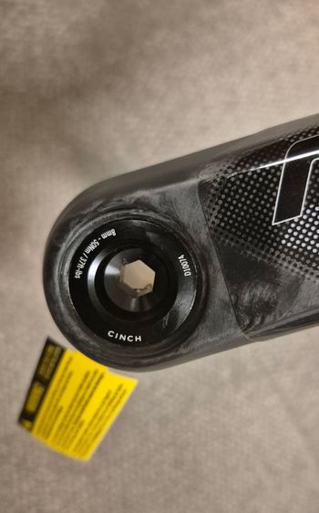 Used Race Face Next R Cinch Crank Arms + Axle bike — image 9 of 16