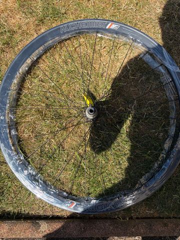 Used Alchemist carbone MH27 2025 bike — image 3 of 5