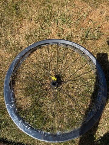 Used Alchemist carbone MH27 2025 bike — image 4 of 5