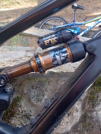 Brugt Fox Float X Factory 2024 bike — billede 2 af 5