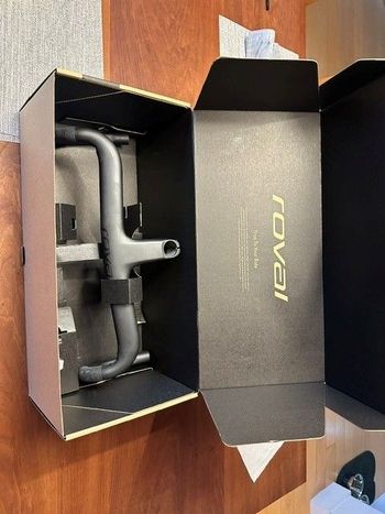 Used Specialized Roval Terra Cockpit 2026 bike