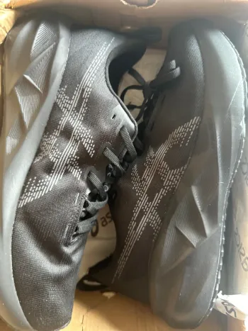 Gebrauchtes Asics Novablast 5 bike — Bild 8 von 9