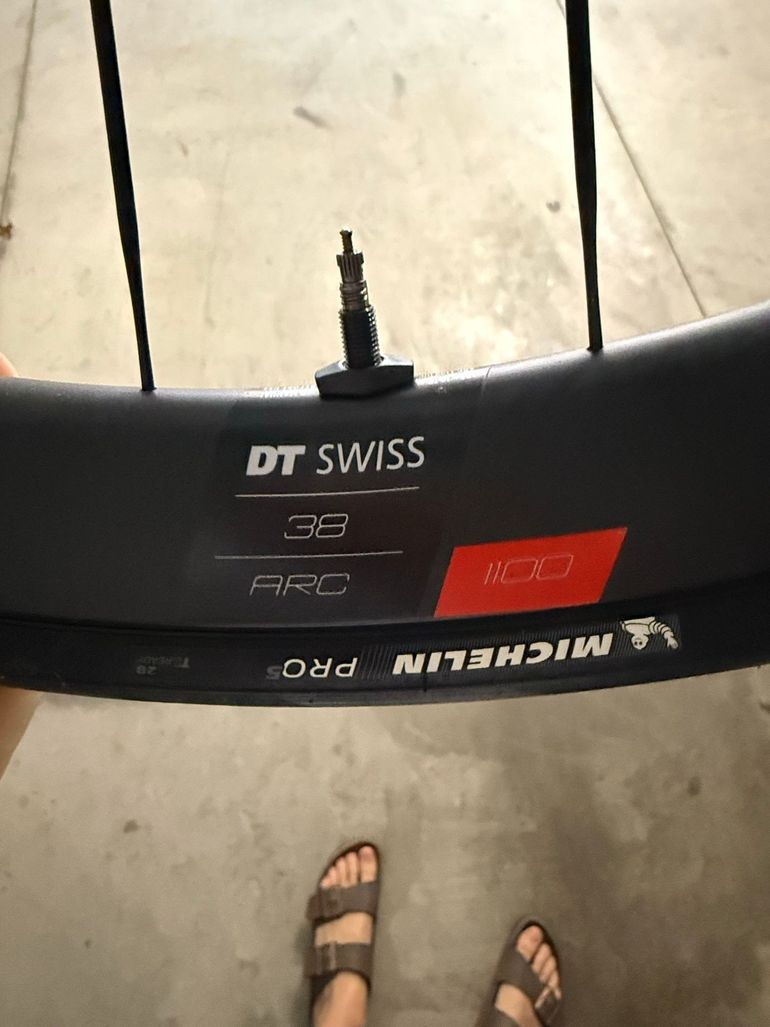 Brugt Dt Swiss ARC 38 2024 bike — billede 5 af 8